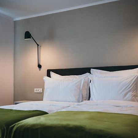 Nest Guesthouse Drobeta Turnu Severin Ngoại thất bức ảnh