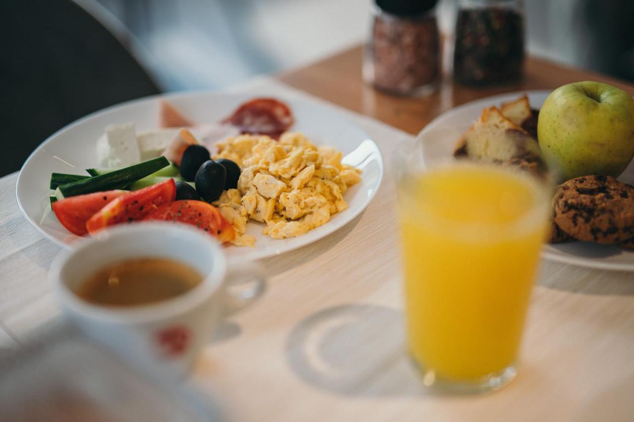 Nest Guesthouse Drobeta Turnu Severin Ngoại thất bức ảnh