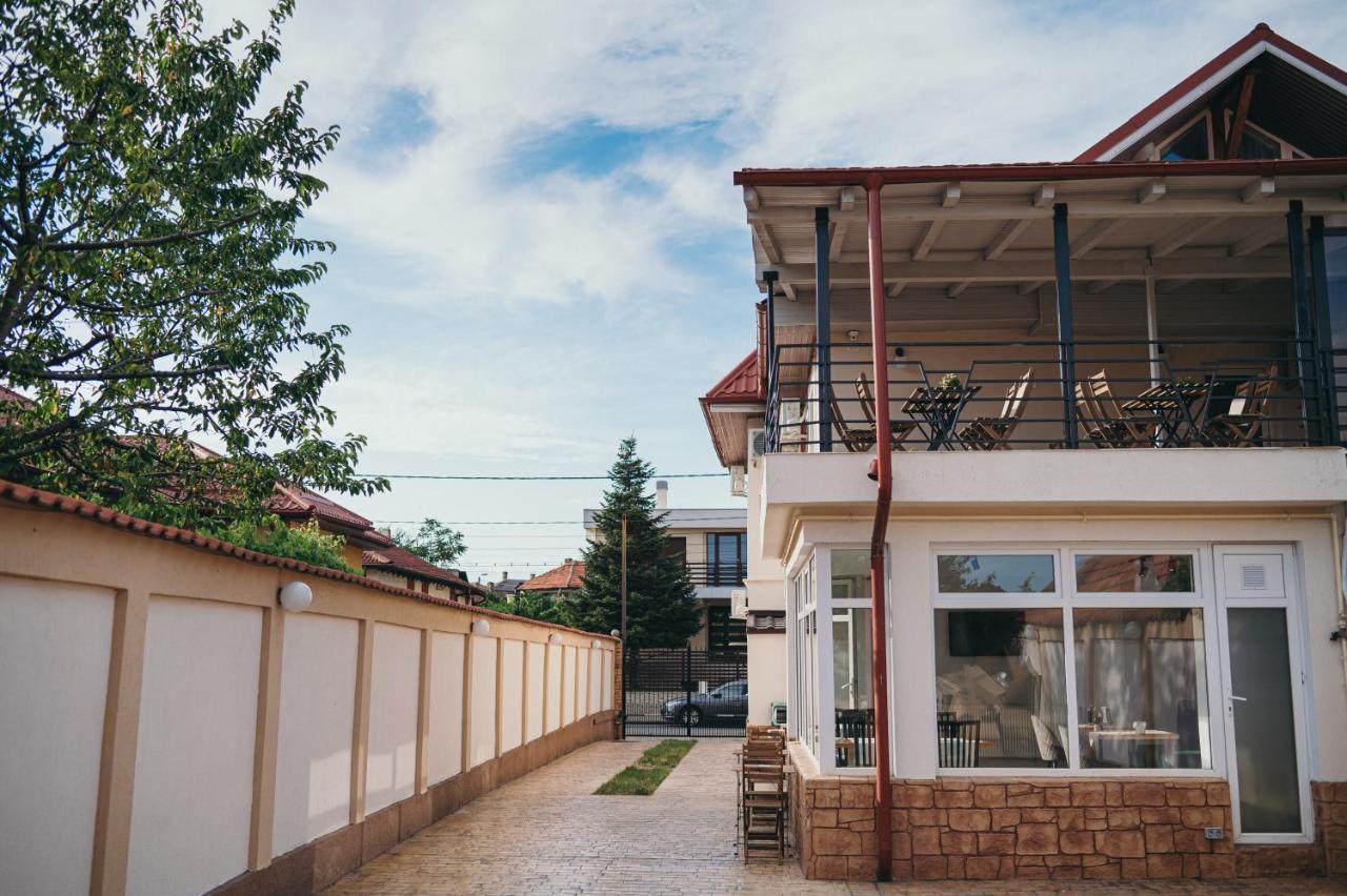 Nest Guesthouse Drobeta Turnu Severin Ngoại thất bức ảnh