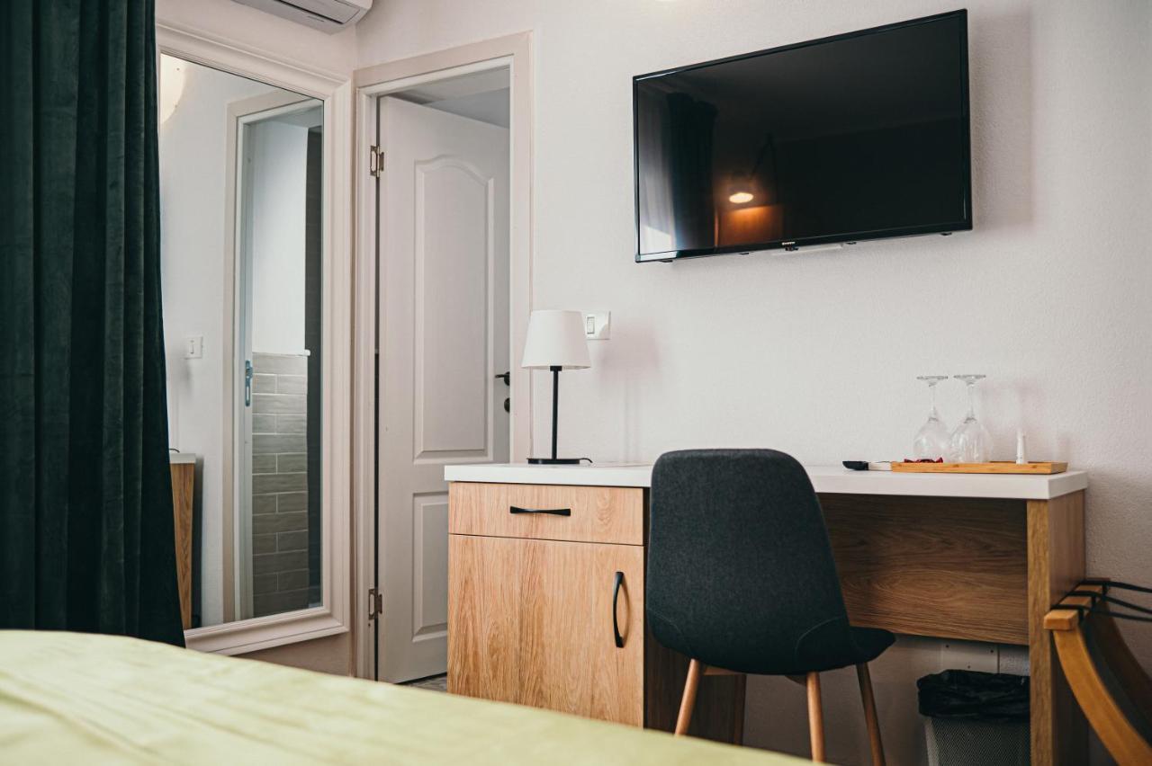 Nest Guesthouse Drobeta Turnu Severin Ngoại thất bức ảnh