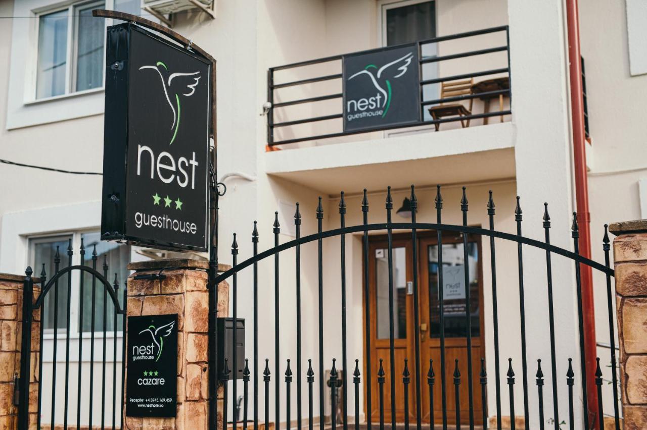 Nest Guesthouse Drobeta Turnu Severin Ngoại thất bức ảnh