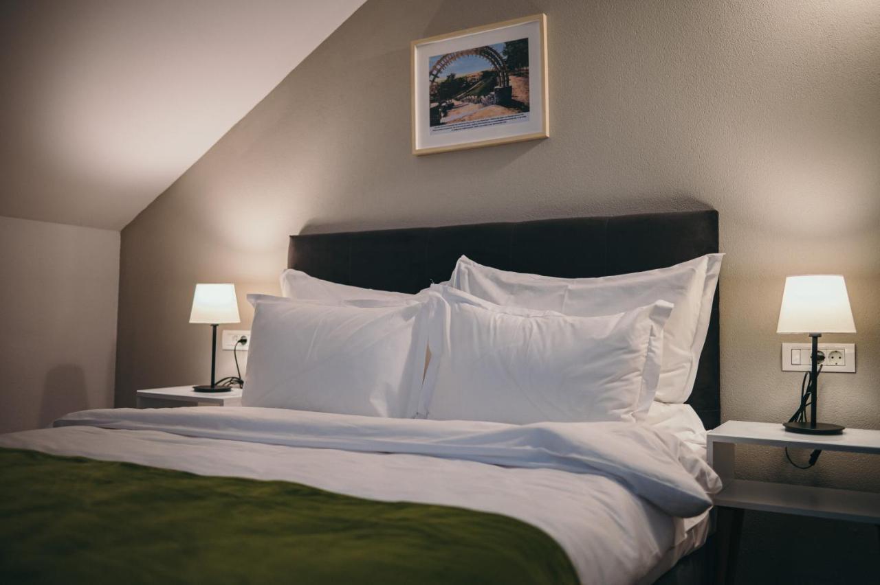 Nest Guesthouse Drobeta Turnu Severin Ngoại thất bức ảnh