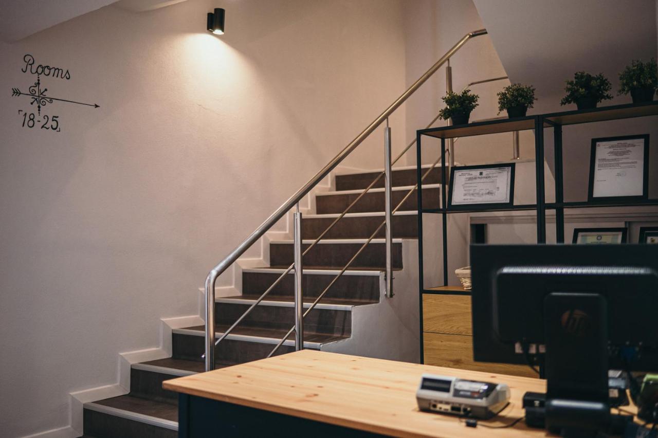 Nest Guesthouse Drobeta Turnu Severin Ngoại thất bức ảnh